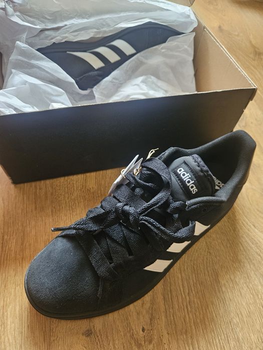 Продавам нови Adidas кецове