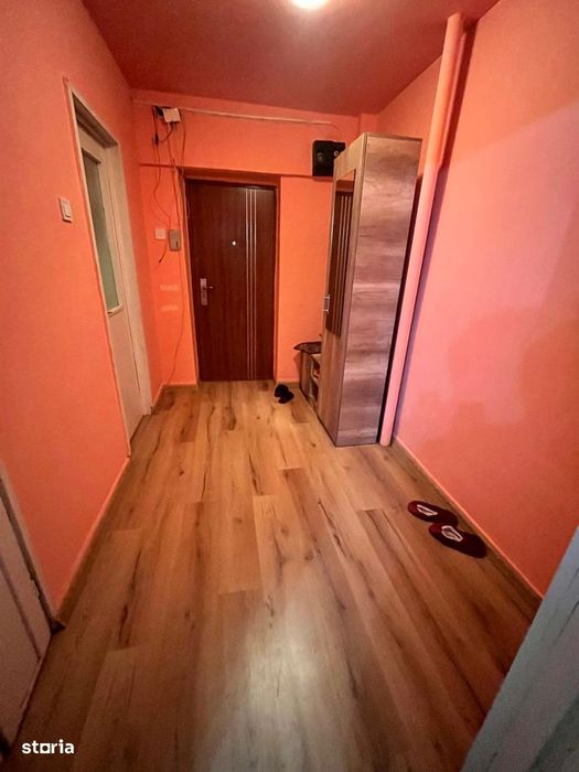 Apartament cu 2 camere et 2 zona Boul Rosu