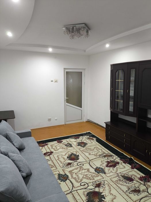 Apartament cu 3 camere, Mircea cel Bătrân, 600€ negociabil