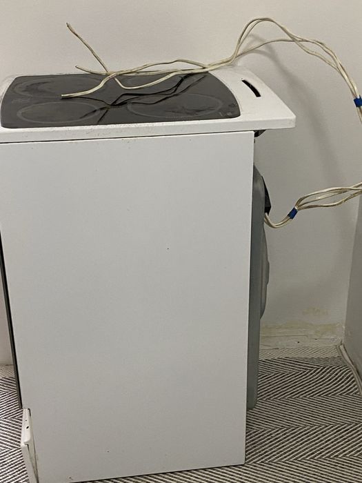 Электроплитка с доховой шкафом