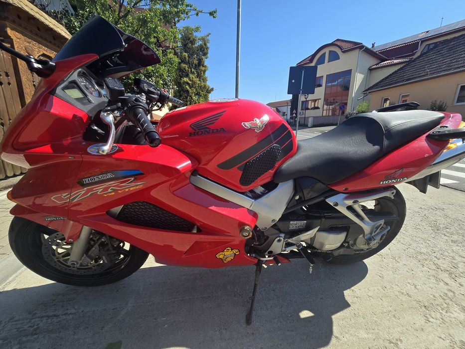 Honda VFR800 RC46