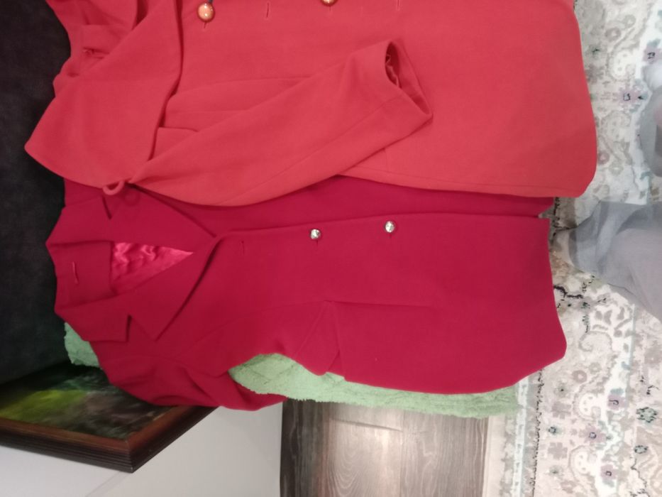 Пальто продам новые с этикетками