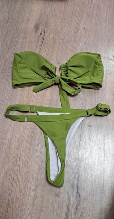 Vand costum de baie nou