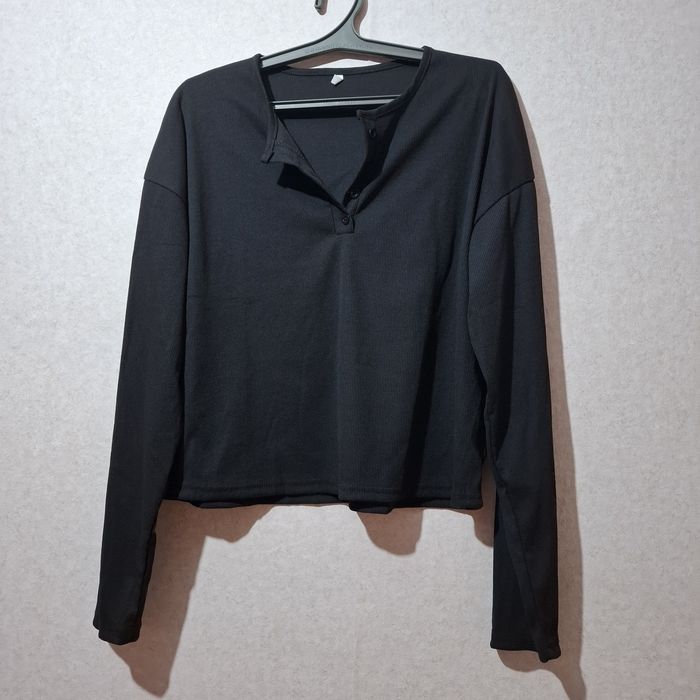 Продам вещи новые джинсы кофта блузка рубашка водолазка свитшот