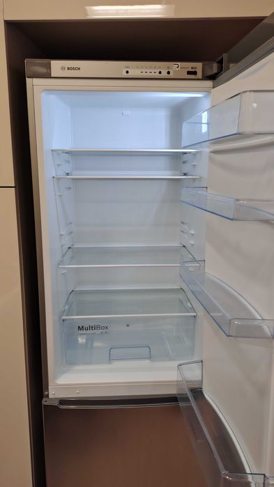 холодильник BOSCH