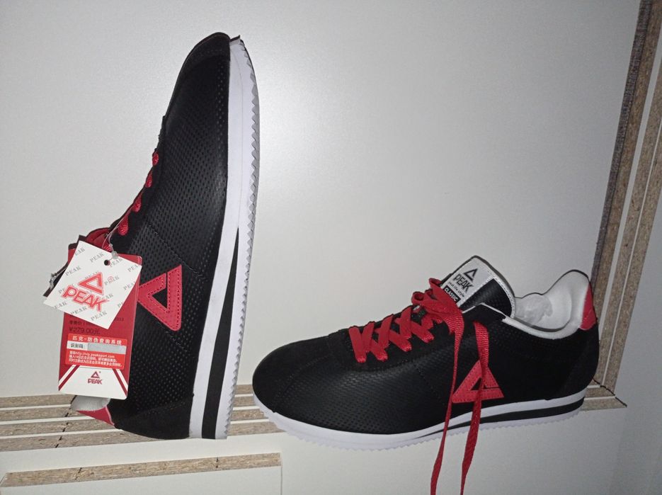 Продам кроссовки оригинал