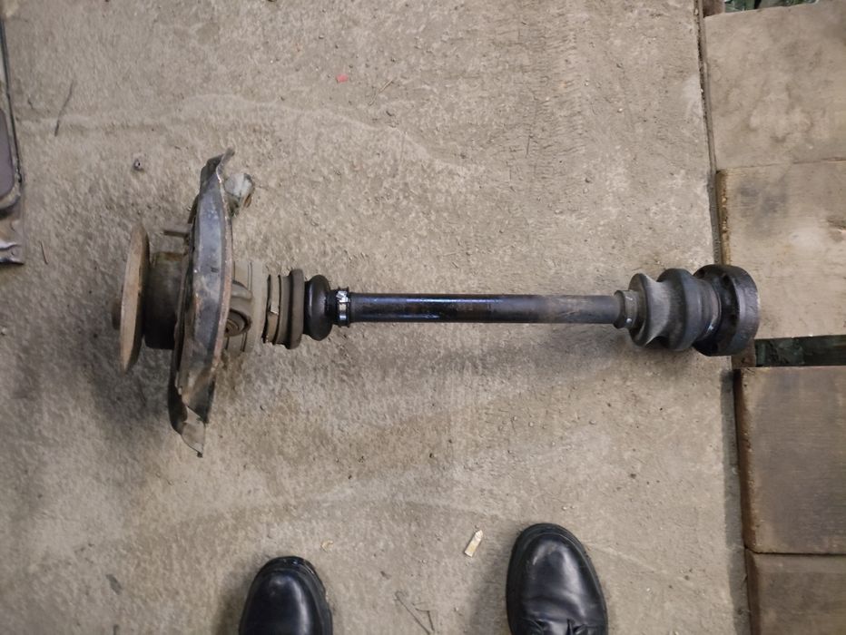 Запчасти Мерседес.