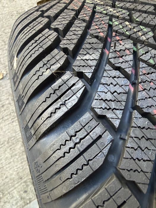 Vand anvelopa 205/60/16 continental wintercontact noua