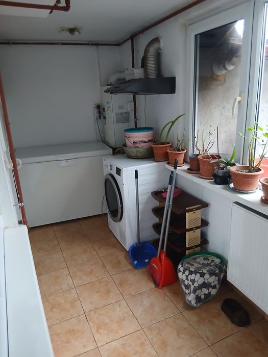 Inchiriez casa cu 2 camere ,bucătărie,baie