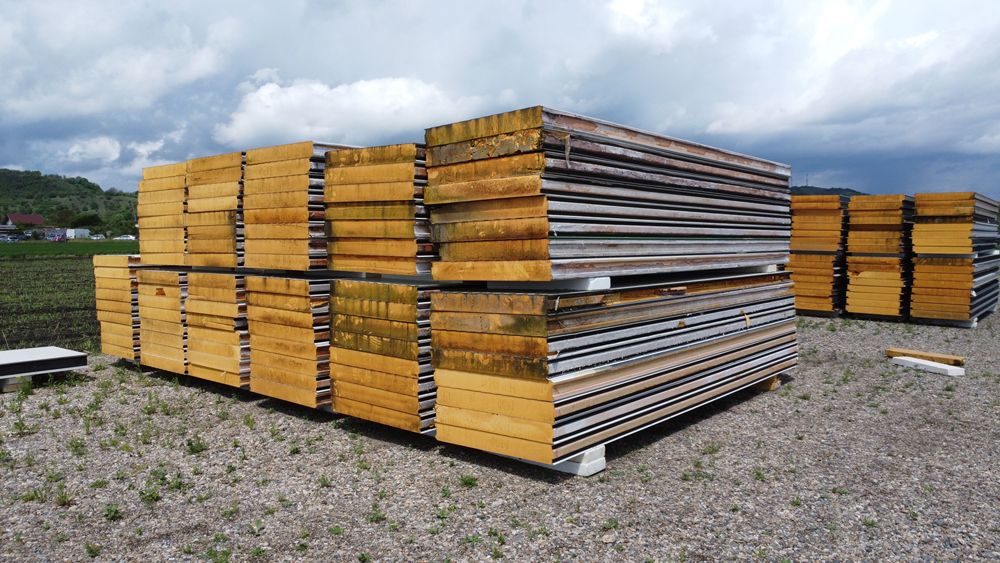 Panouri termoizolante tip sandwich 12-16cm - direct din depozit