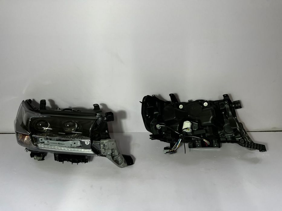 Фара Land Cruiser 200
