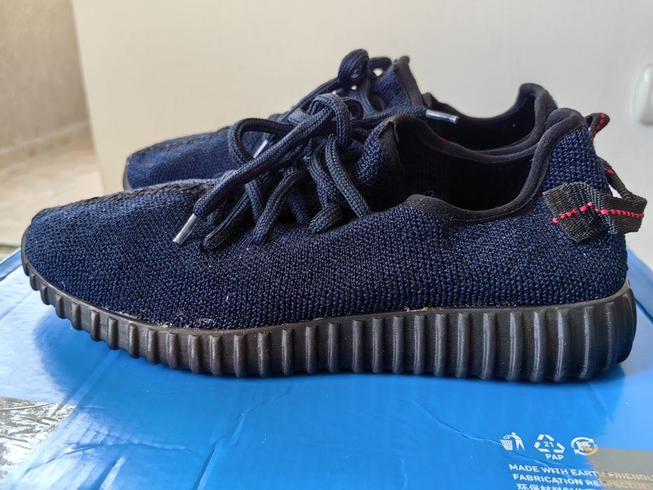 Маратонки Adidas 42 номер