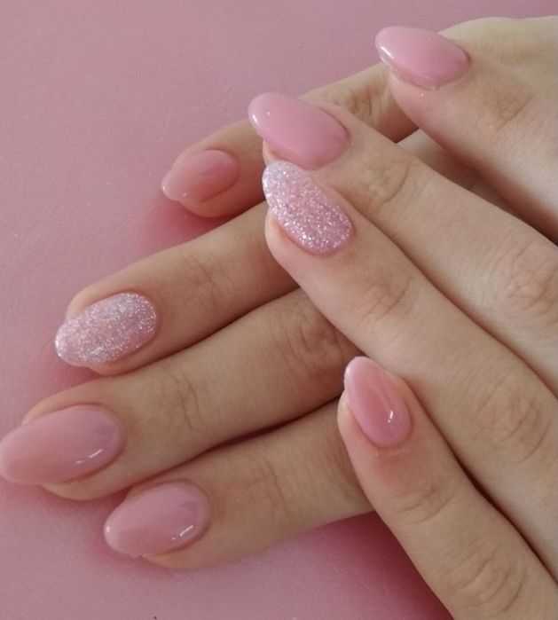 Te aștept cu drag la manichiură la cele mai mici prețuri.