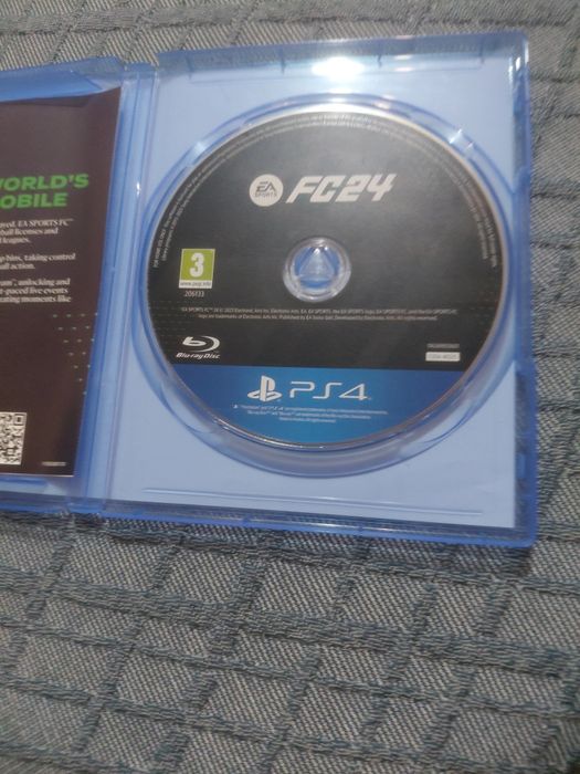 Продавам FC24 за PS4 и PS5