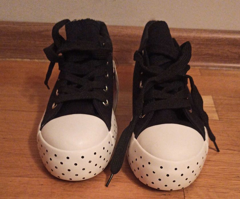 Стильные кеды черного цвета