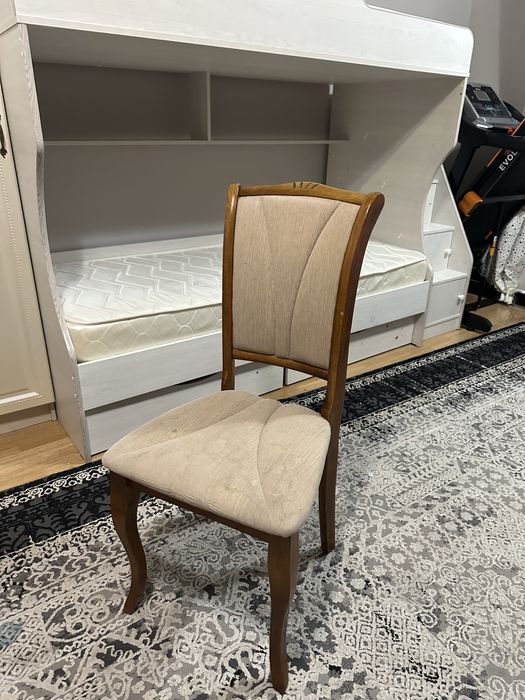 Продам стул деревянный