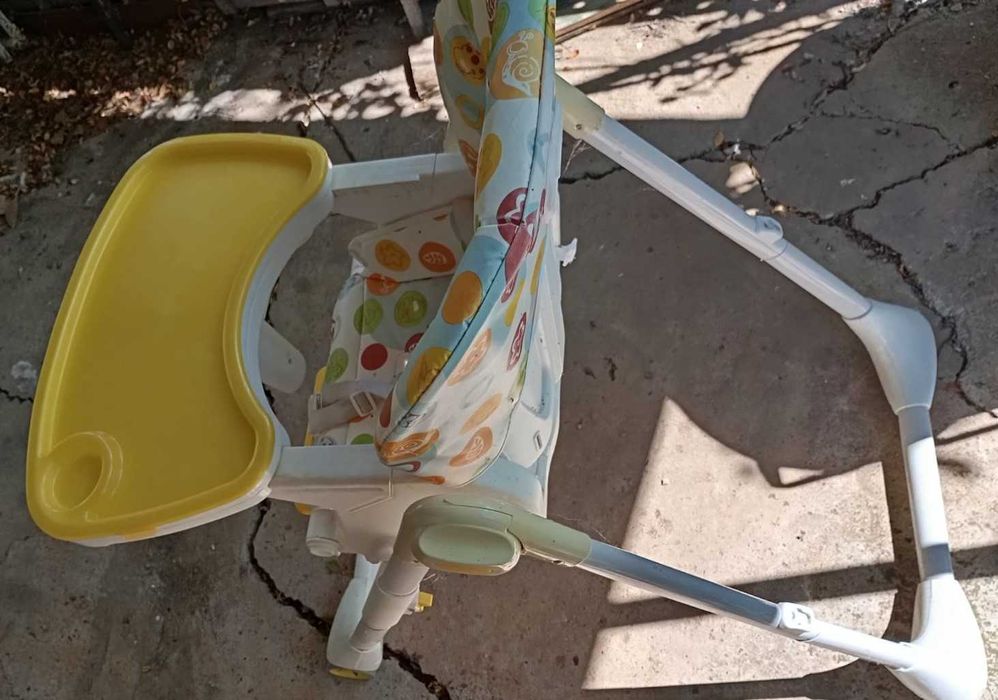 Детско столче за хранене с регулиране на височината