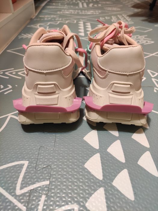 Продавам маратонки