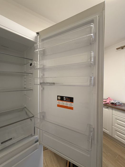 Vand frigider Whirlpool
