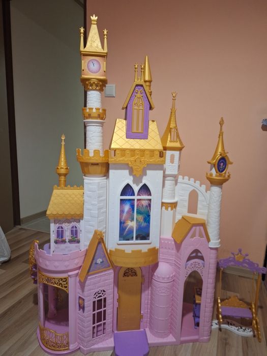 Disney princess замък