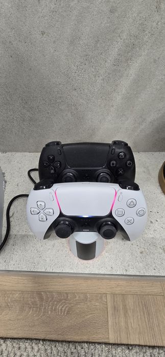 Продам Sony Playstation 5
