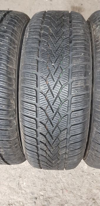 Зимни гуми-16цола-215/65-1бр.-60лв."SEMPERIT "