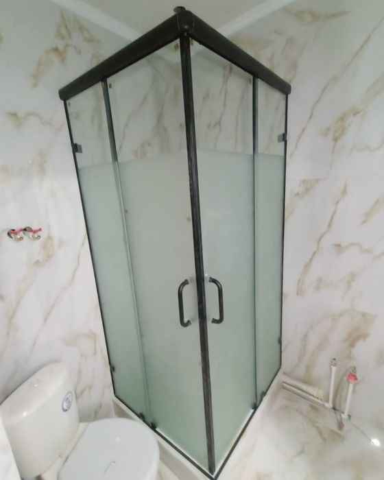 Душевые кабины и перегородки