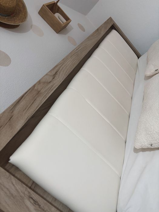 Vand pat 160x200- se vinde fara saltea!