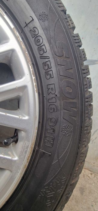 Оригинални джанти със зимни гуми  205/55/R16