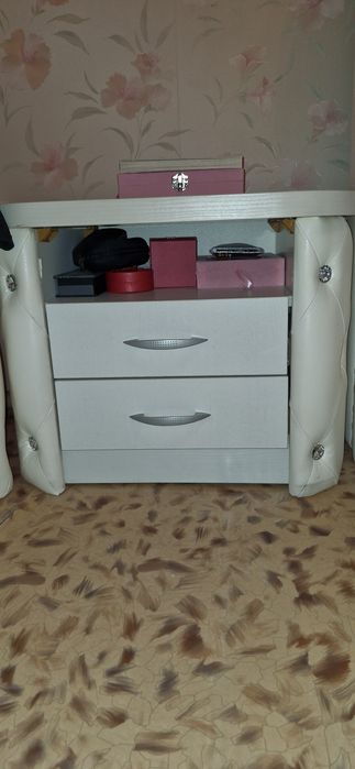 Продам тумбочки для спальни