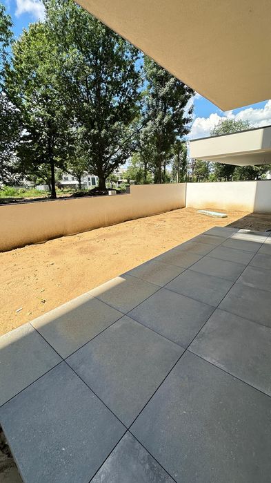 Inchiriez apartament Nusco  3 camere cu gradina, loc de parcare