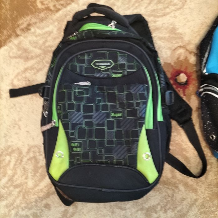 Продам школьные рюкзаки