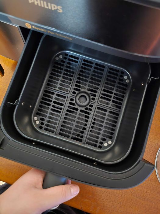 Продавам Airfryer Philips с двойна кошница Серия 5000