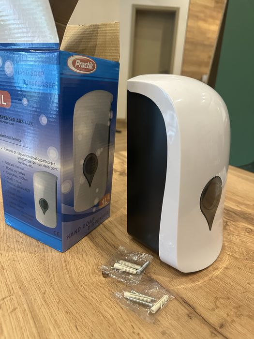 Диспенсър за течен сапун 1000мл