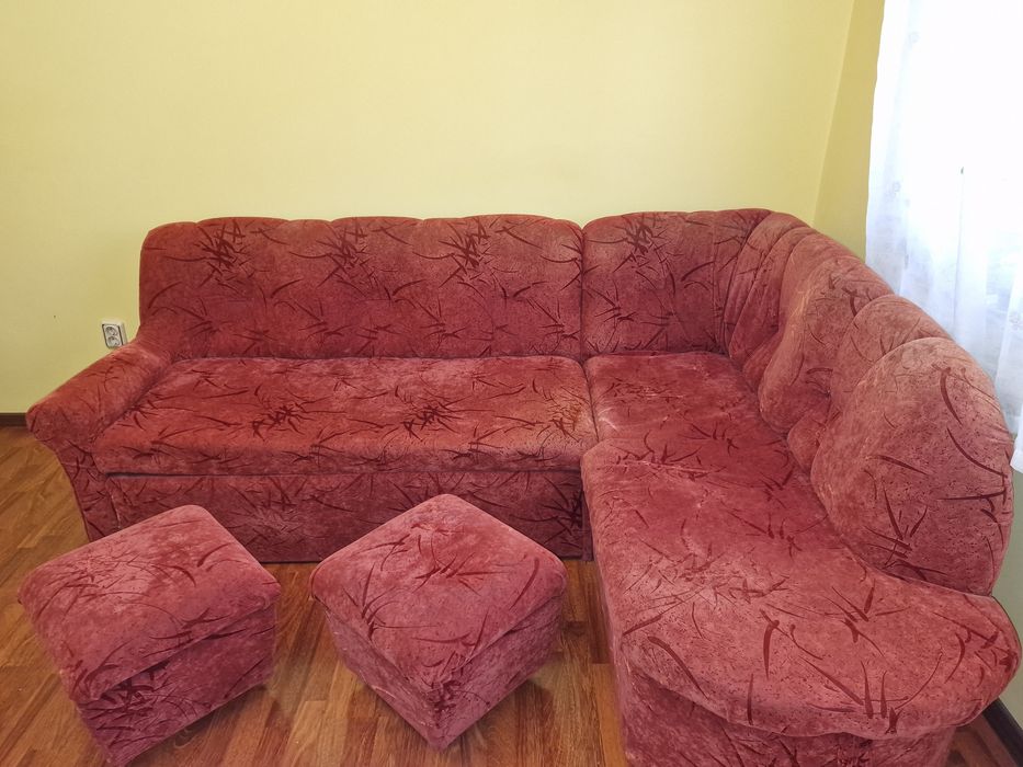 Ъглов  диван  225 × 175 × 90 см с функция сън,ракла и 2бр. табуретки.