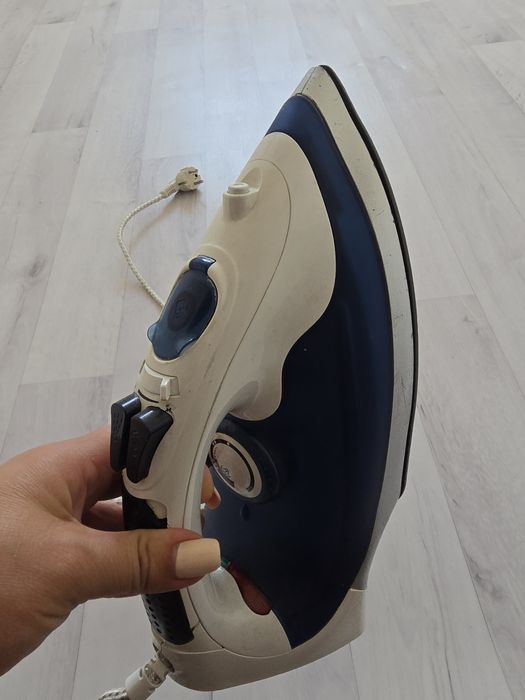 Продам утюг, состояние хорошее.