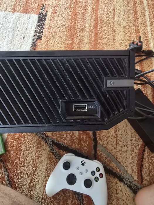Продавам  Xbox One
