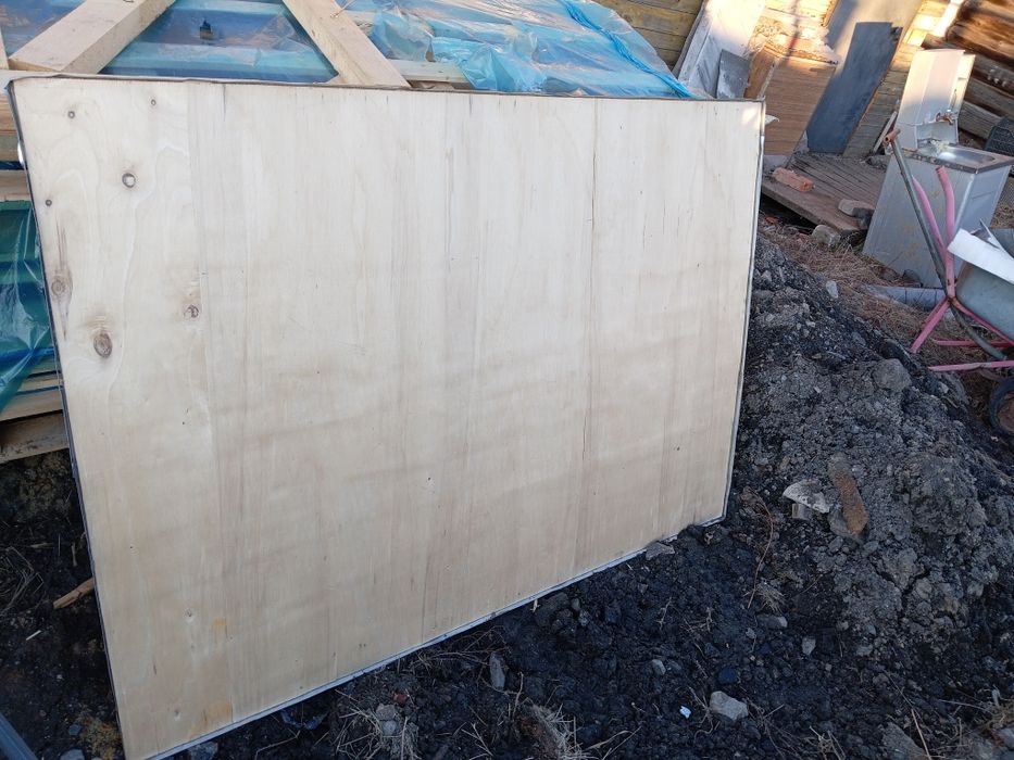 Продам фанеру 2.2 ×1.2