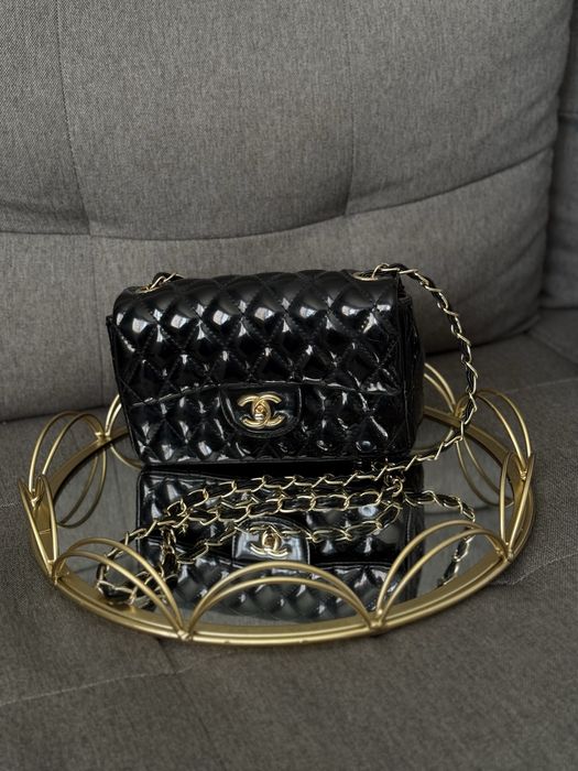 Разнообразие от чанти на различни марки