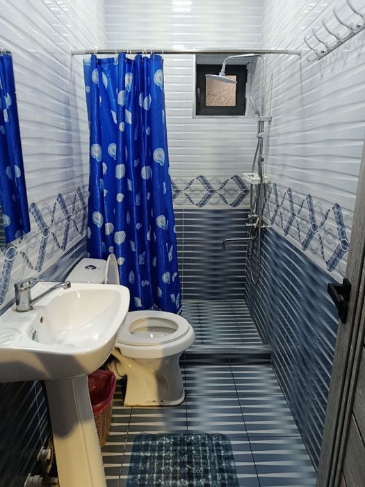 Oq toshda dacha oilaviy dacha ijaraga beriladi