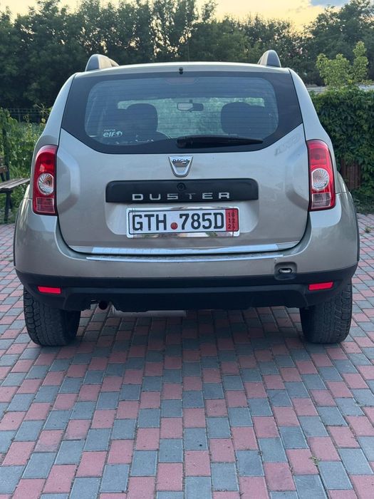 Dacia Duster 4x4 benzină si gaz
