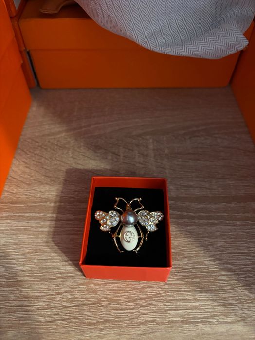 Broșă Gucci albinuță