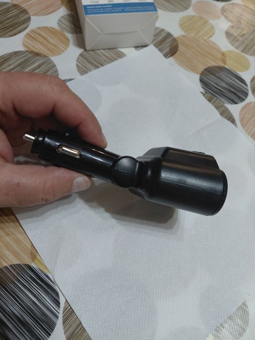 Блуутут зарядно за слушане на музика през радиото