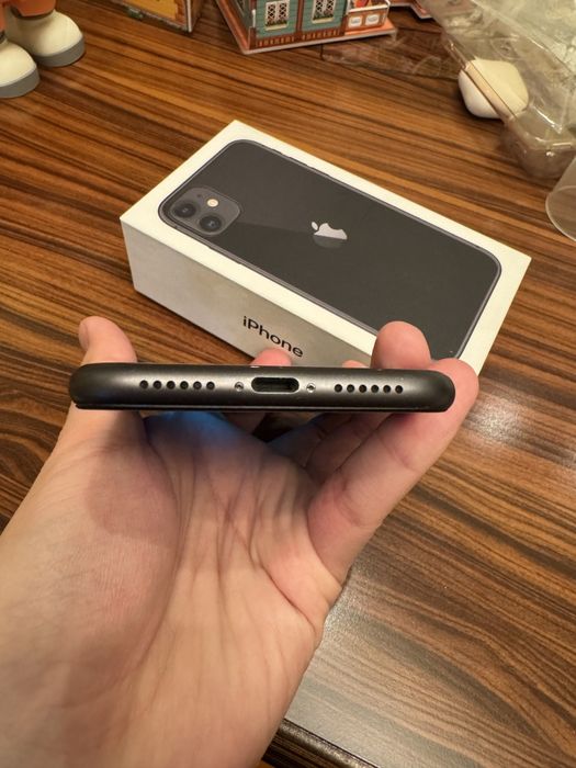Iphone 11 Qora 64GB LLA