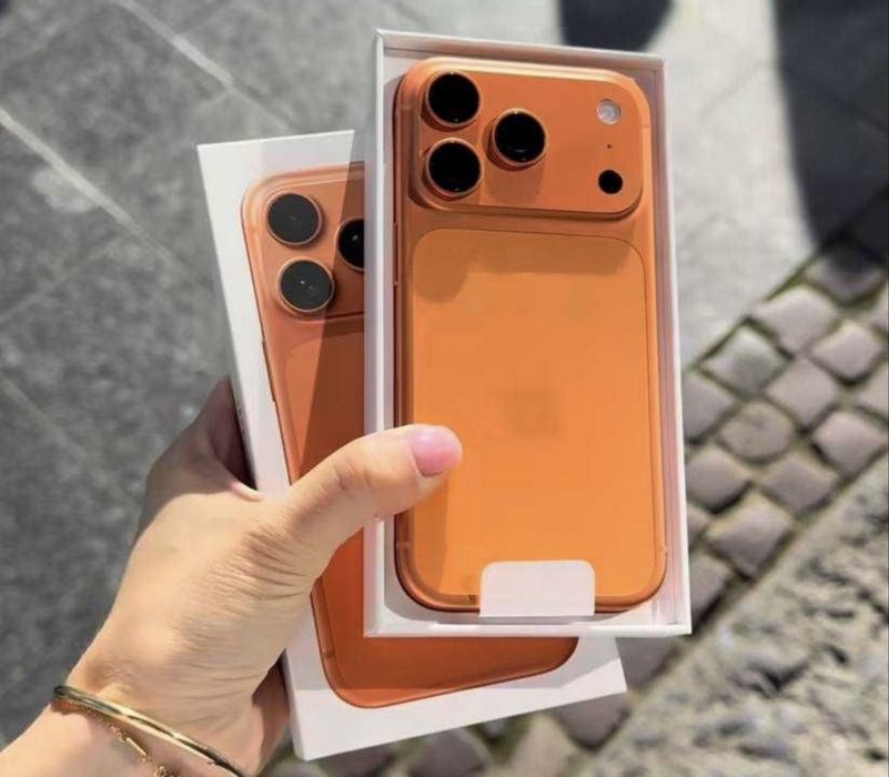 Iphone 17 pro max оранжевый
