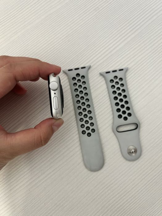 Продаю Apple Watch Nike SE