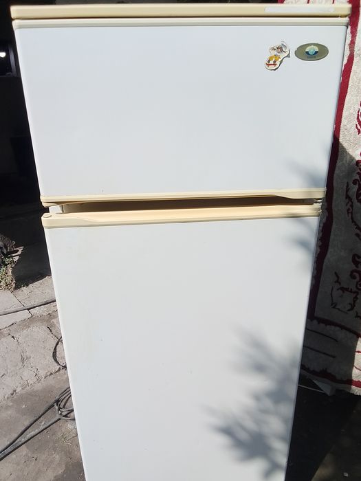 Продам. Холодильник