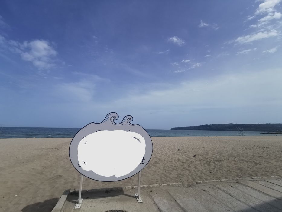 Масивна рекламна табела