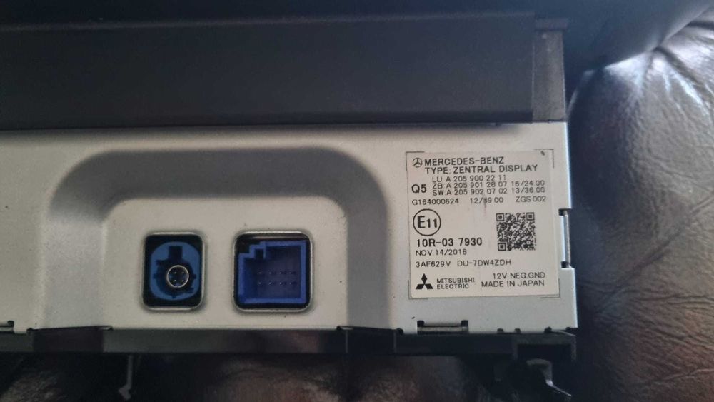 Display mare navigatie Mercedes Benz impecabila