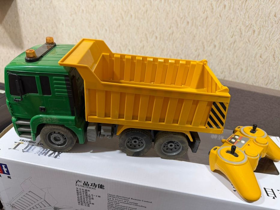 Машинки электронные на пульте